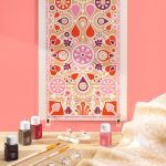 Következő    AGA - Atelier Grands Augustins Műterem 11 - Selyem festés, Mandalák - Atelier 11, Silk Painting