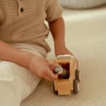 Little Dutch Taxi figurával - Yellow Essentials