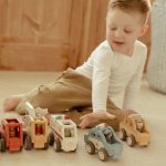 Little Dutch Taxi figurával - Yellow Essentials