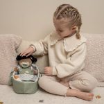 Little Dutch Evi baba mózeskosárban