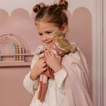 Little Dutch Rosa szuperhős baba - 35 cm 