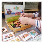 MierEdu MÁGNESES KÖNYV 57 DARABOS FEJLESZTŐ JÁTÉK, JÁRMŰVEK