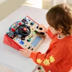 TOPBRIGHT Montessori interaktív tűzoltó műszerfal kormánykerékkel, fényekkel és hangokkal