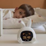 Zazu - SARAH nyuszi alvástréner éjjeli fénnyel és nyugtató dallamokkal, FEHÉR